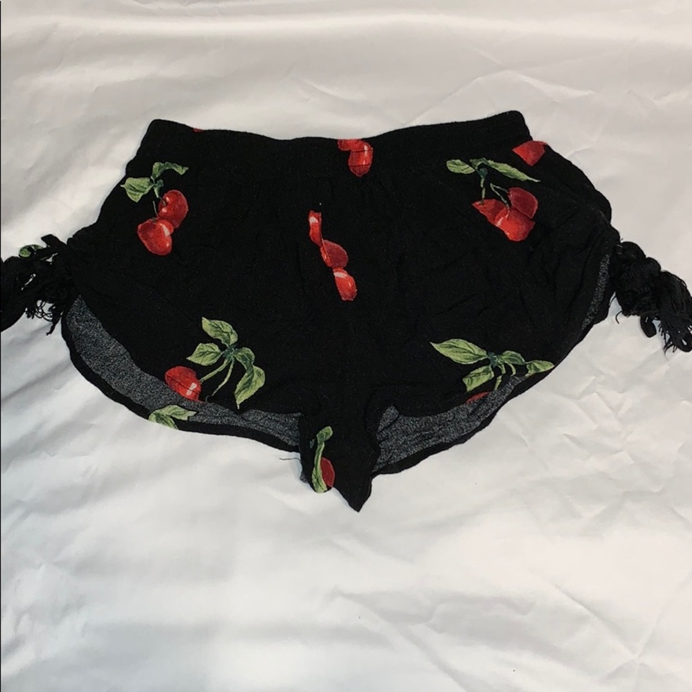 Cherry pom-pom shorts